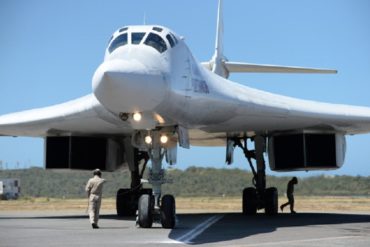 ¡SÉPALO! Bombarderos rusos que aterrizaron en Maiquetía son capaces de llevar misiles nucleares (+Fotos)