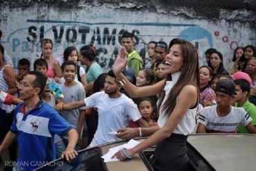 ¡ORGULLOSA DE SU ORIGEN! Tras ganar la corona, Isabella Rodríguez visitó Petare (así fue recibida) (+Video)