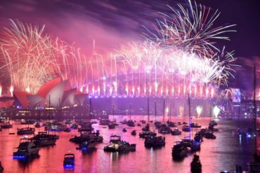 ¡TREMENDO ESPECTÁCULO! Las mejores imágenes de las celebraciones de fin de año en todo el mundo (+fuegos artificiales +luces +rumba)