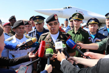 ¡AH, OK! Padrino López pide a venezolanos que “no teman” por aviones rusos: dice que vinieron a preparar «la defensa»