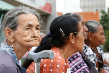 ¡LE CONTAMOS! Pensionados venezolanos en el exterior protestarán contra suspensión de pagos