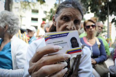 ¡PENDIENTES! Régimen de Maduro comenzó a pagar el “bono de guerra económica” a los pensionados (No alcanza ni para dos artículos de la Canasta Básica)