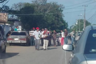 ¡VAYA, VAYA! Pillan a movilizadores del PSUV premiando a los votantes con media bolsa CLAP (+Pruebas)