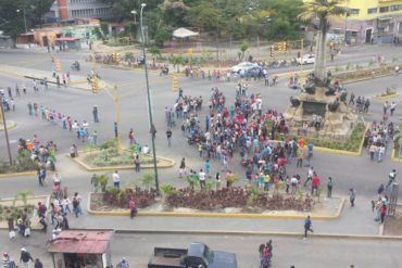 ¡ENGAÑADOS! Protestan en la redoma de La India por el pernil navideño que pagaron pero nunca llegó (+Fotos)