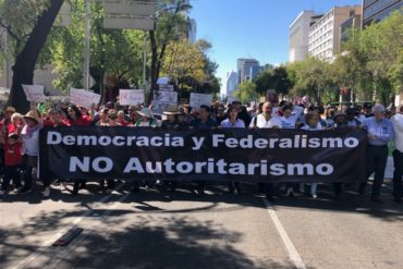 ¡FRONTALES! Mexicanos tomaron las calles en protesta contra AMLO: “México despierta, así empezó Venezuela” (+Videos)