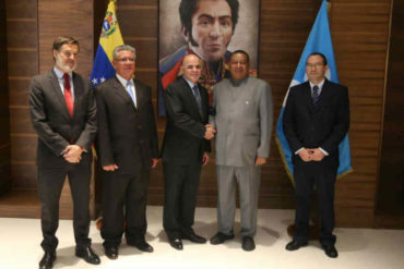 ¡PURO SHOW! Secretario general de la OPEP llegó al país para asistir a juramentación de Maduro (+foto sonriente)