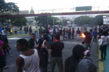 ¡PENDIENTES! Arrecia represión contra habitantes de Los Mecedores este #21Ene (+Fotos) (+Videos)