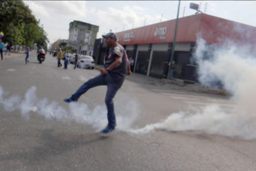 ¡INACEPTABLE! Policía de Lara disparó contra reportero gráfico durante protesta en Barquisimeto #10Ene (+Foto)