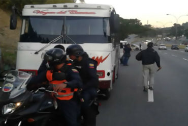 ¡ENTÉRESE! Ultimados 3 delincuentes en enfrentamiento dentro de autobús en la Francisco Fajardo (pretendían robar a pasajeros)