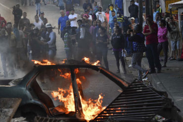 ¡ALERTA! Continúa situación tensa y fuerte represión en Cotiza luego del alzamiento militar (+Fotos +Videos)