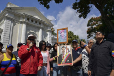 ¡DESATADOS! Colectivos chavistas prometen defender a Maduro a sangre y fuego: «¡El que tenga bolas, agarre un fusil!”