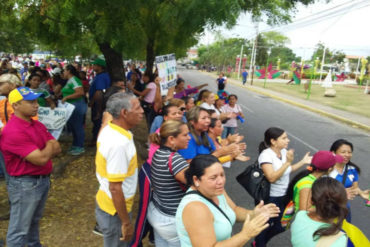 ¡BIEN CLARITO! El grito de los docentes frente a la Gobernación de Barinas: “No queremos a Maduro” (+Video)