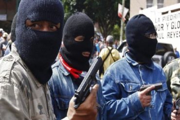 ¡MOSCA CON ESTO! Encapuchados armados recorren Catia invitando a la juramentación de Maduro (+Videos)