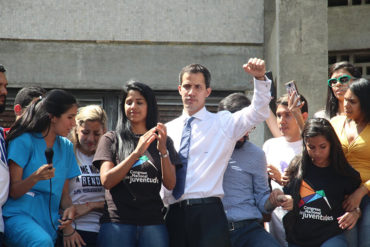 ¡VEA! «Guaidó, asume»: Le gritaron al presidente de la AN en cabildo de la UCV: «Ya yo asumí», respondió (+Videos)