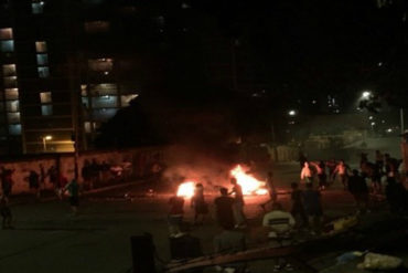 ¡SE PRENDIÓ! Al menos 30 protestas contra de Maduro se registraron esta madrugada en sectores populares de Caracas (+Videos)