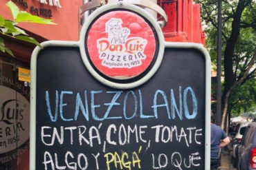 ¡HERMOSO GESTO! Lo que ofreció un restaurante en Argentina a venezolanos que migraron a dicho país (+gran corazón)