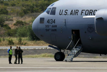 ¡SE LO MOSTRAMOS! Este es uno de los aviones militares que envió EE.UU con ayuda humanitaria para Venezuela (Fotos+Video)