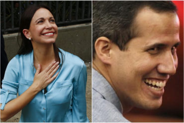 ¡GRAN GESTO! Así «levantó» María Corina Machado a Guaidó durante la marcha de este #12Feb (+Foto)