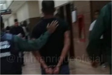 ¡SE LO MOSTRAMOS! Filtraron fotos del reportero Jesús Medina esposado en los Tribunales (tiene 5 meses detenido en Ramo Verde)