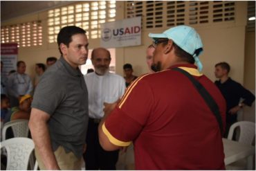 ¡SEPA! Marco Rubio visitó el centro de acopio para los venezolanos en Cúcuta (+Fotos)