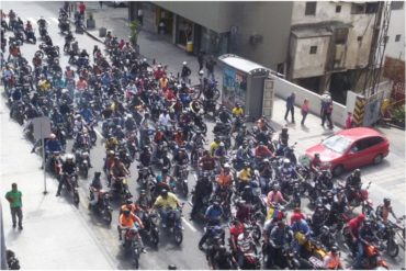 ¡GRAVE! Denuncian que bandas motorizadas recorrieron La Candelaria y amenazaron con ingresar a viviendas