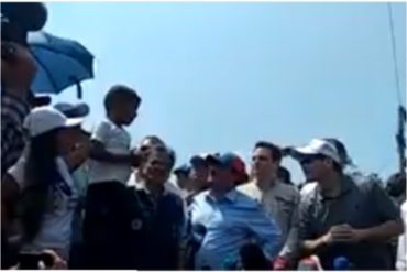 ¡CONMOVEDOR! Niño venezolano le da un mensaje a Marco Rubio en la frontera (+Videos)