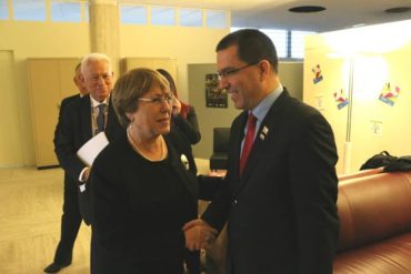 ¡LO DIJO! Arreaza le lanza flores a Bachelet por solicitar suspensión de las sanciones: «Se suma al justo, humano y urgente clamor mundial»