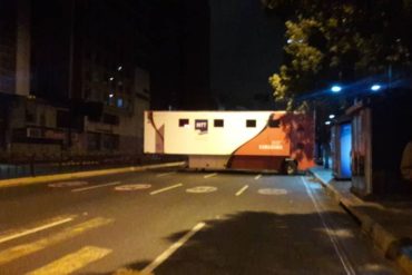 ¡ÚLTIMA HORA! Chavismo bloquea el tránsito vehicular en Chacao para sabotear caravana de transportistas (+Fotos +Video)