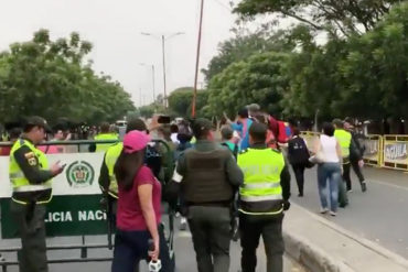 ¡ATENCIÓN! Un cuarto soldado cruzó la frontera en el puente Santander: Se negó a impedir el ingreso de ayuda humanitaria (+Videos)