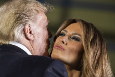 ¡ASÍ LO AFIRMAN! Una «fuente cercana» le habría revelado a CNN que Melania le sugirió a Trump «aceptar su derrota»