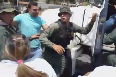 ¡GRAVE! Funcionarios de la GNB agredieron a conductores para bloquear el paso a la caravana de Guaidó (+Videos) (Les quitaban las llaves de las gandolas)