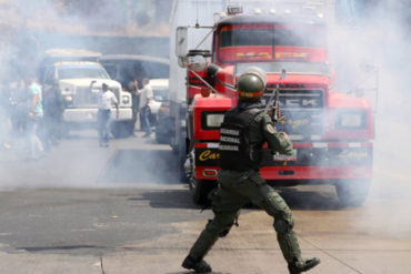 ¡URGENTE! GNB impide violentamente paso por el Túnel La Cabrera de la caravana de diputados que van a la frontera (+Videos)