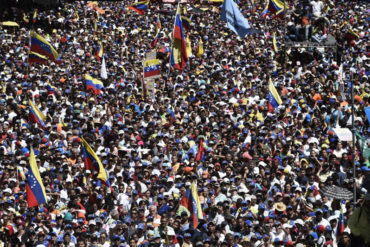 ¡RÍO DE GENTE! La masiva asistencia a la concentración de este #12Feb en Caracas (+FOTOS impresionantes)