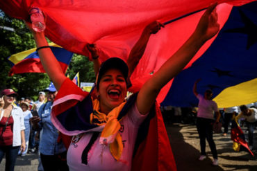 ¡DÍA HISTÓRICO! Guaidó convoca a una Avalancha Humanitaria el #23Feb: «Vamos de nuevo a las calles»