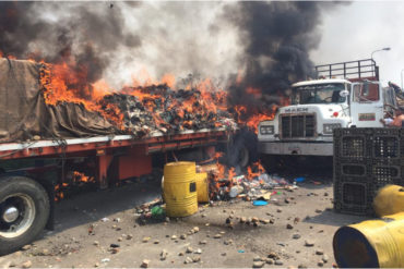 ¡INDIGNANTE! Represores de Maduro queman gandolas con ayuda humanitaria en frontera con Colombia (+Video y Fotos)