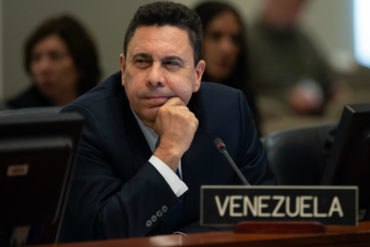 ¡SI TÚ LO DICES! Moncada: “Maduro no está loco, todo es producto de una guerra económica» (+Llorantina)
