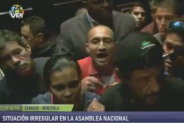 ¡SE LO MOSTRAMOS! Reportaron situación irregular en la Asamblea Nacional por sindicato chavista: Intentaron entrar por la fuerza (+Videos)