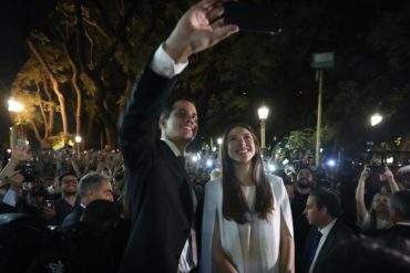 ¡ALENTADOR! Guaidó habló a la multitud de venezolanos que lo esperaban en Buenos Aires: “Les confieso que los extrañamos mucho” (+Videos)