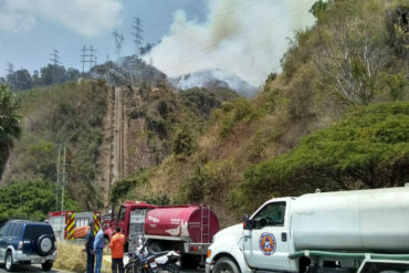 ¡DEBE SABERLO! Un fuerte incendio en el Ávila se registró cerca de subestación eléctrica este #27Mar (+Fotos)