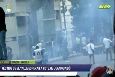 ¡INDIGNANTE! Chavistas lanzaron lacrimógenas durante llegada de Guaidó a El Valle (Agredieron a ciudadanos) (+Videos)