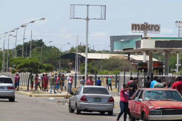 ¡IMPACTANTE! En medio del apagón, hasta las neveras se llevaron del Makro de Maracaibo (+Fotos +Video)