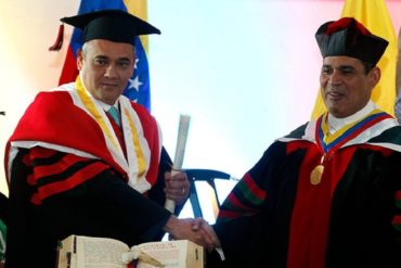 ¡SEPA! Rector de la Ucsar otorgó doctorado a Maikel Moreno por su “trayectoria ejemplar” (+Foto +Lo estallaron)