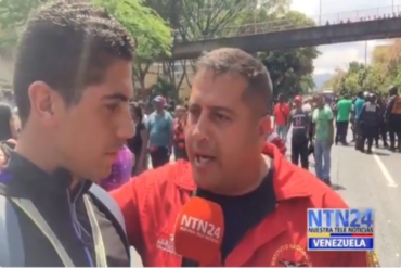 ¡SIN MIEDO! La sentada que le dio este reportero a colectivo que lo intentó intimidar por informar sobre la falta de agua (+Video)