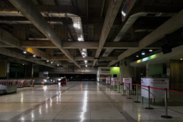 ¡DESOLADO! En plena temporada alta: Así luce el aeropuerto de Maiquetía por culpa de la crisis económica (+Video)