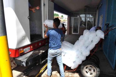 ¡SE LA MOSTRAMOS! La dura crítica a los comercios que venden bolsas de hielo en dólares (No pasa ni en capitalismo)