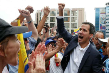 ¡LE MOSTRAMOS! Juan Guaidó sostiene encuentro con venezolanos en Paraguay (+Video)