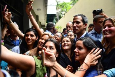 ¡TODA UNA ESTRELLA! El eufórico recibimiento de Juan Guaidó en los Altos Mirandinos (+Video)