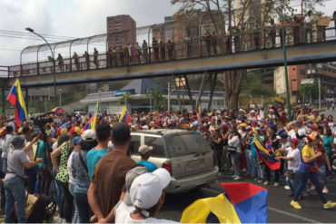 ¡ATENCIÓN! Guaidó se reúne con venezolanos en Los Teques: «El régimen sabe que perdió» (+Video)