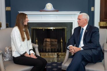 ¡ASÍ LO DIJO! Mike Pence tras encuentro con Fabiana Rosales: «Su coraje es una inspiración» (+Se reunió con esposa de Roberto Marrero)