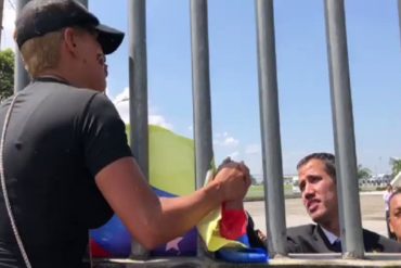 ¡MÍRELA! Venezolana en Ecuador recibe a Guaidó: No es fácil estar en un lugar que no es nuestro país (+Video)